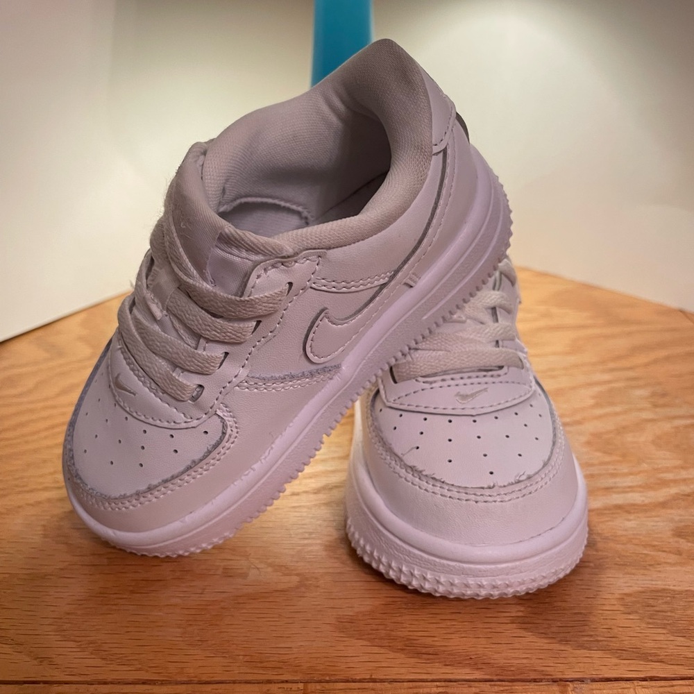 Nike Kids' White Sneakers - Picture 3 of 4